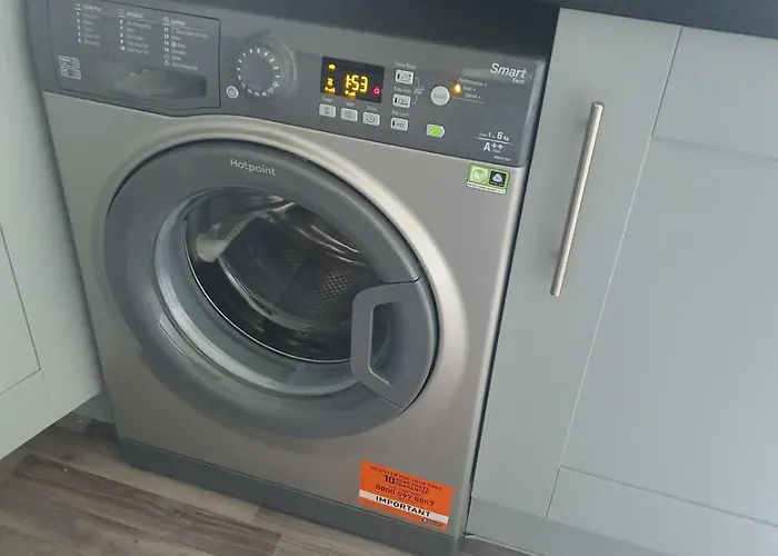 4 Bedroom Tameside Greater Sleeps 8 Mánchester