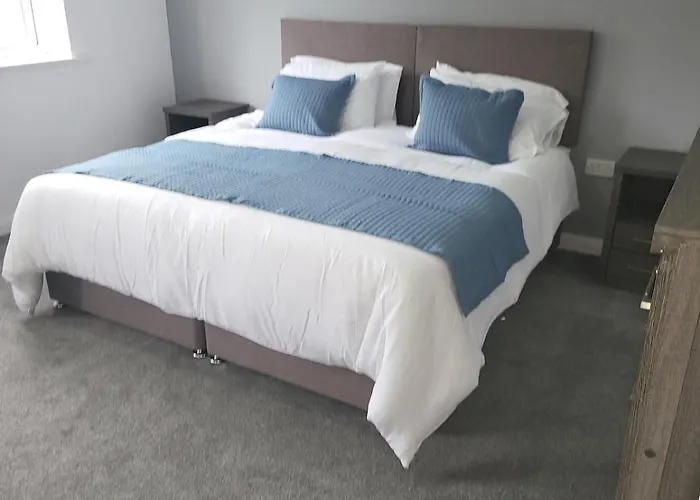 4 Bedroom Tameside Greater Sleeps 8 Сasa de vacaciones Mánchester