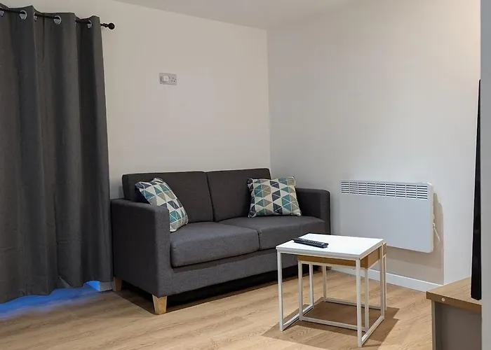 Newly Furnished Near Centre