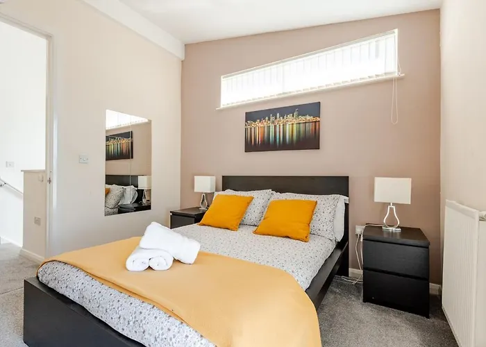 Semesterbostad Comfortable 3-storey House With Free Car Parking