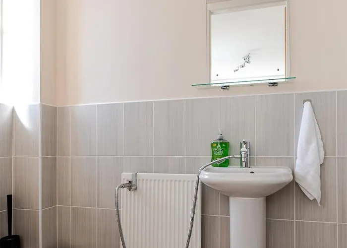 Tatil Evi Comfortable 3-storey House With Free Car Parking *