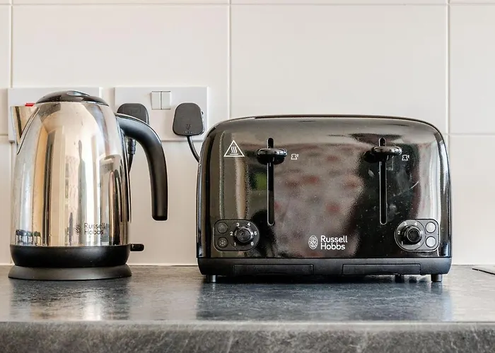 펜션 Comfortable 3-storey House With Free Car Parking