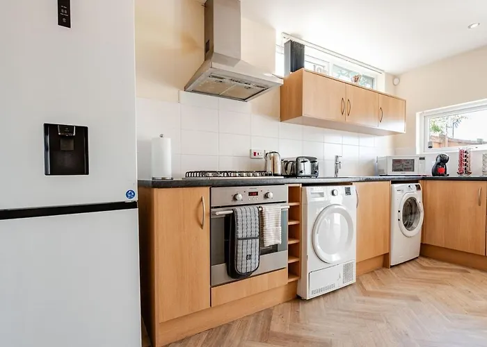 펜션 Comfortable 3-storey House With Free Car Parking 맨체스터