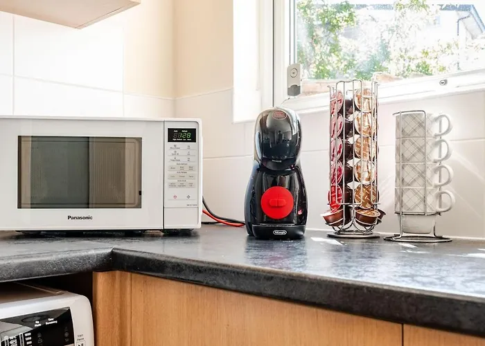 Comfortable 3-storey House With Free Car Parking Tatil Evi Manchester