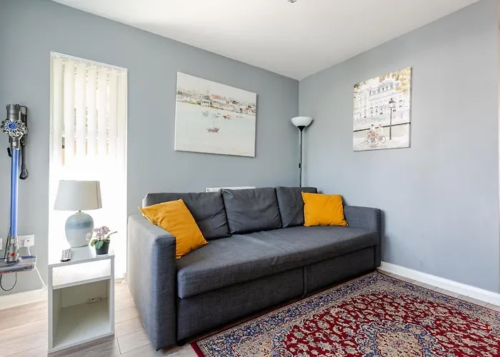 Comfortable 3-storey House With Free Car Parking Tatil Evi