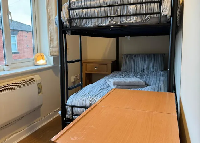 Modern, Quiet, Sleeps 10, Etihad, Coop Live, 아파트 맨체스터