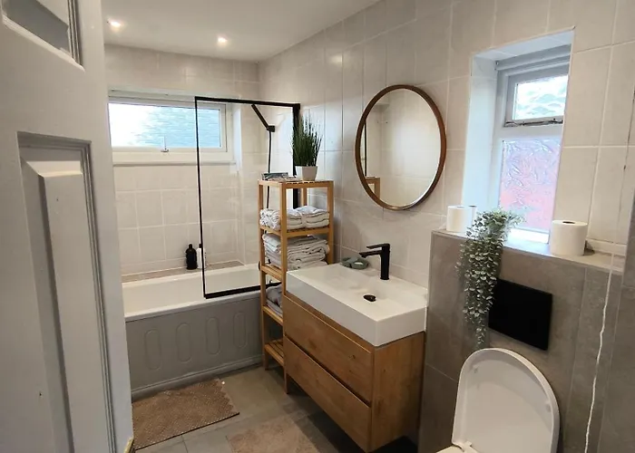 Vakantiehuis Spotless And Spacious Manchester