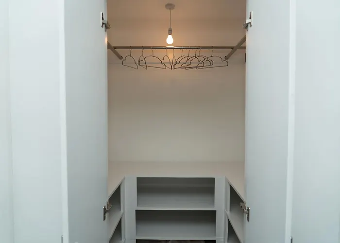 Сasa de vacaciones 4 Bed Failsworth - 3 Bathrooms - Free Parking - Ideal For Contractors & Families - Free 1 Hr Early Check-in Or 1 Hr Late Check-out For 2 Night Bookings Until The End Of Mánchester