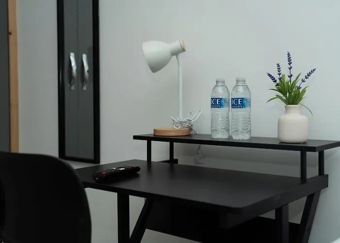 4 Bed Failsworth - 3 Bathrooms - Free Parking - Ideal For Contractors & Families Tatil Evi *