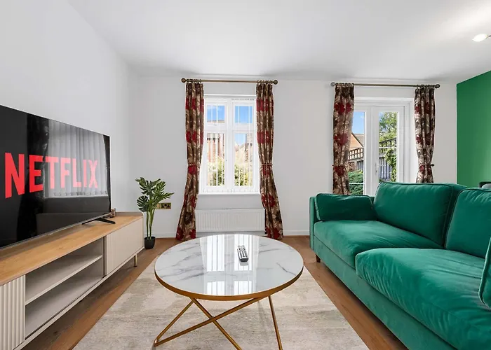 City Superhost 3-Bed House With Garden Free Parking Tatil Evi Manchester