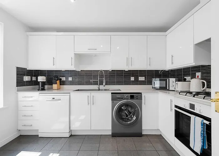 Dom wakacyjny Pendlebury House Free Parking By Superhost Manchester