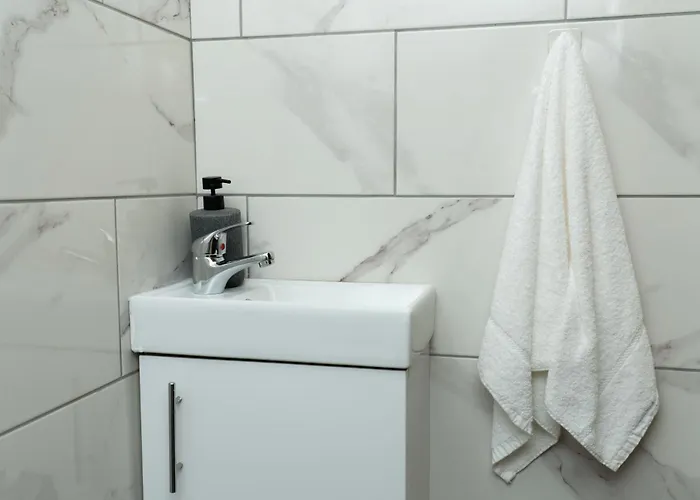 Tatil Evi 4 Bed Failsworth - 3 Bathrooms - Free Parking - Ideal For Contractors & Families *