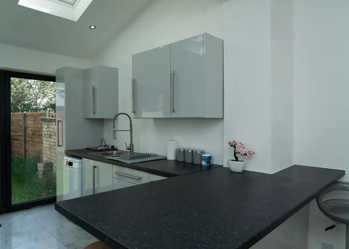 Tatil Evi 4 Bed Failsworth - 3 Bathrooms - Free Parking - Ideal For Contractors & Families Manchester