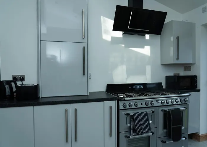 Tatil Evi 4 Bed Failsworth - 3 Bathrooms - Free Parking - Ideal For Contractors & Families