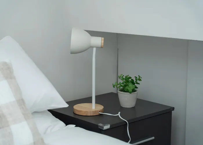 4 Bed Failsworth - 3 Bathrooms - Free Parking - Ideal For Contractors & Families Holiday home Manchester