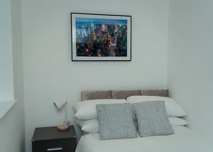 4 Bed Failsworth - 3 Bathrooms - Free Parking - Ideal For Contractors & Families - Free 1 Hr Early Check-in Or 1 Hr Late Check-out For 2 Night Bookings Until The End Of Сasa de vacaciones *