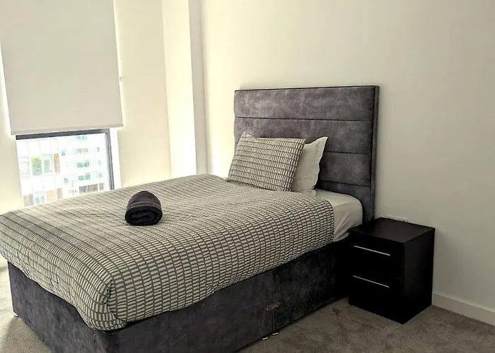 Sleeps 4 Ensuite - Parking & Cityview