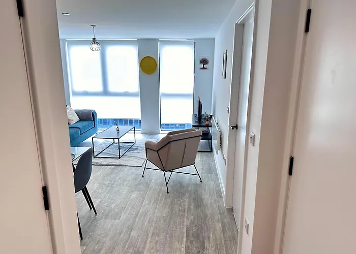 Sleeps 4 Ensuite - Parking & Cityview *