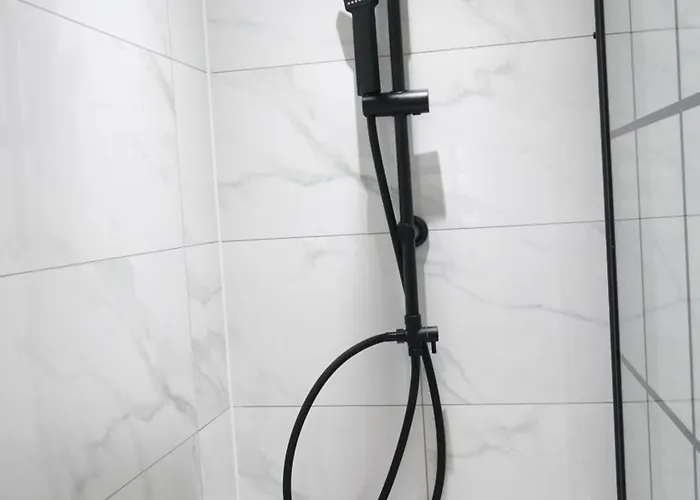 Modern House - 3 Bedrooms - 1 Bath - Mancity בית נופש *