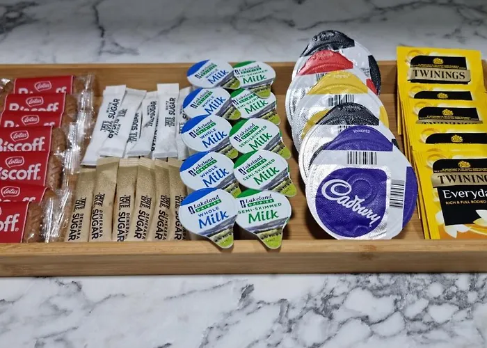 בית נופש Modern House - 3 Bedrooms - 1 Bath - Mancity מנצ'סטר