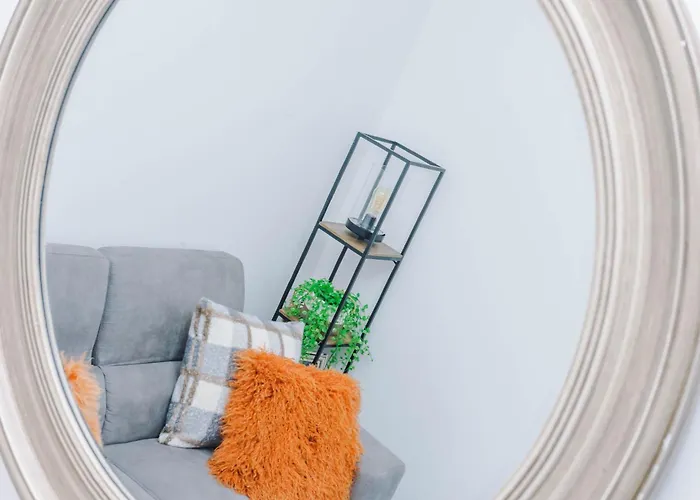 Апартаменты Flat One Chorley Road *