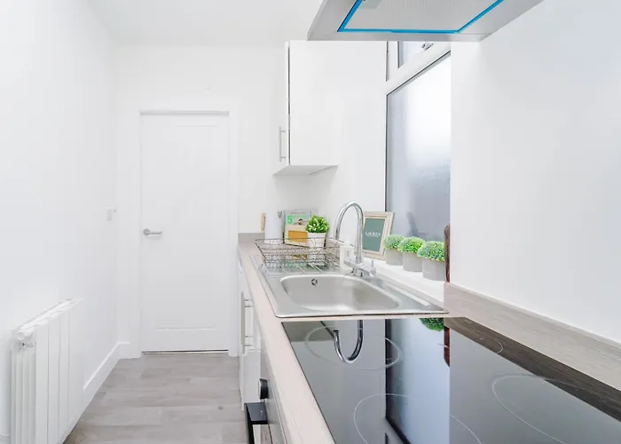 Flat One Chorley Road Апартаменты Манчестер