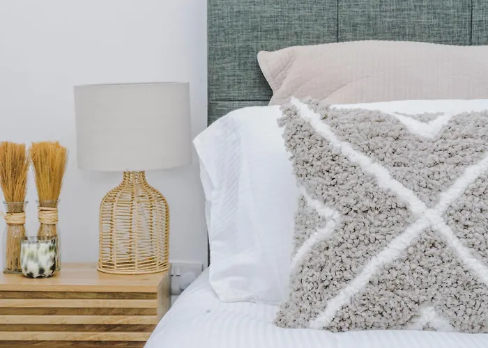 Flat One Chorley Road Апартаменты *