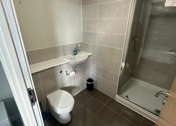 Beehosting Adelphi Wharf 4*