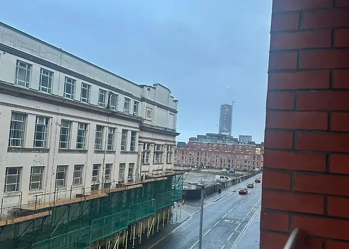 Beehosting Adelphi Wharf Aparthotel 4*