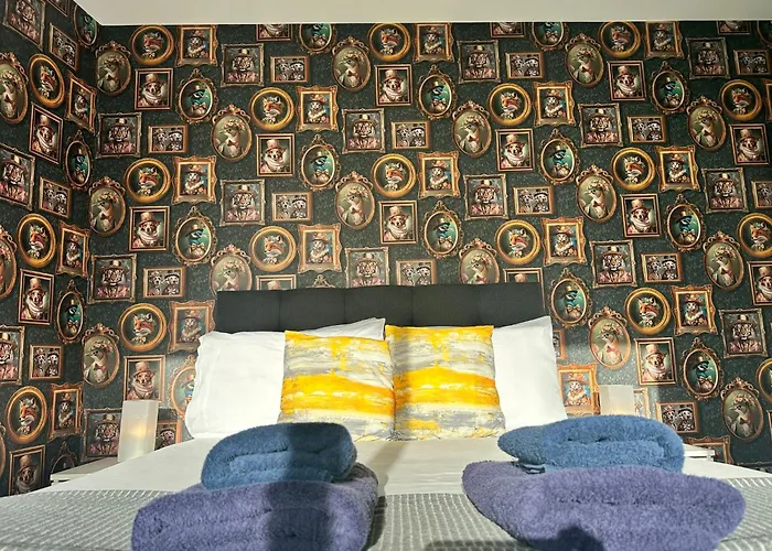 Beehosting Adelphi Wharf Aparthotel