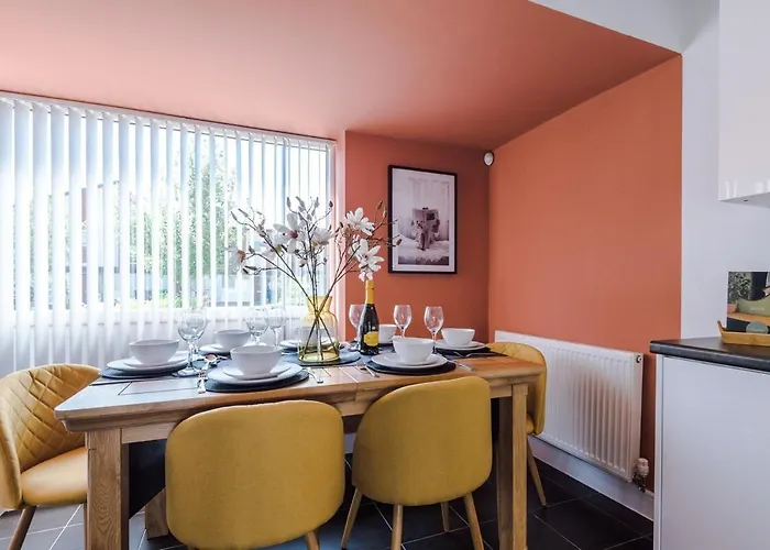 Stunning 3-bdrm House In Manchester-modern&comfort Apartamento