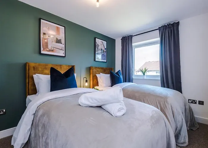 Stunning 3-bdrm House In Manchester-modern&comfort Apartament