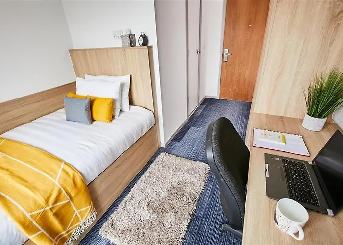 Archway Halls Met Lejlighed *