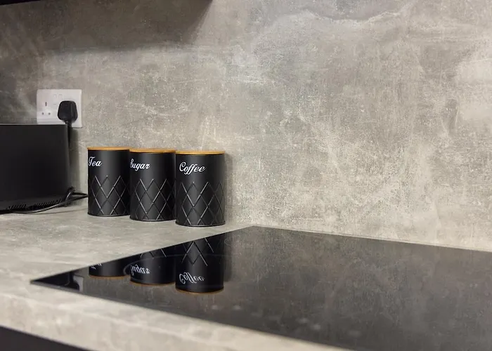 Апартаменты Close To Media City-old Trafford - 5 Bedroom House Манчестер