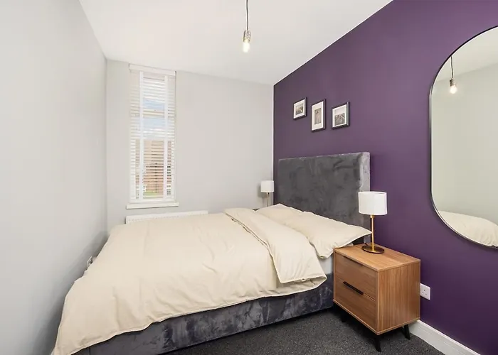 Close To Media City-old Trafford - 5 Bedroom House Манчестер