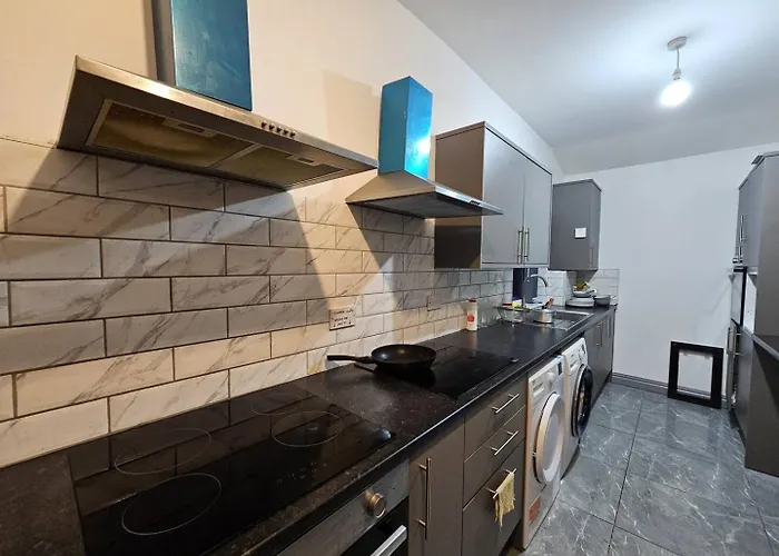 Ferienhaus Landcross Co-living - Private Self-cater Manchester