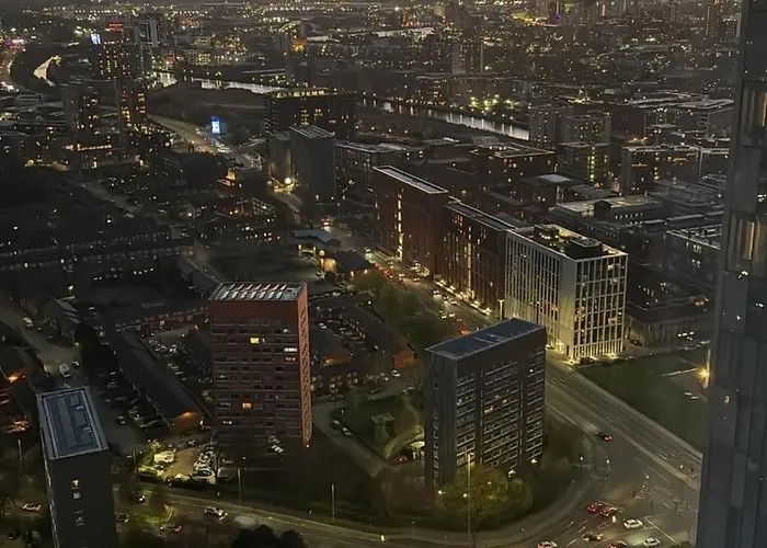 3 Bedroom Penthouse In The Centre Deansgate New Build High Floor *