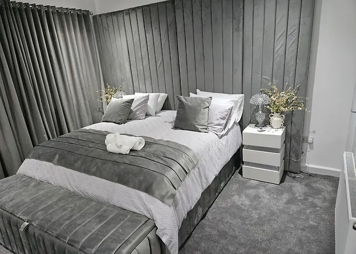 Sluxe 4mins To Etihad Stadium And Coop Live Manchester