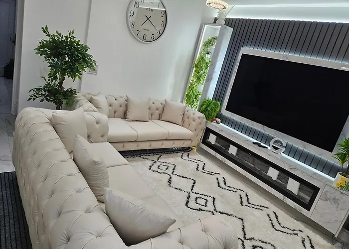 Sluxe 4mins To Etihad Stadium And Coop Live