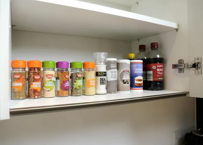 Apartamento Centre Apt, With Free Secured Parking & Balcony, Sleeps 4 - Free 1 Hour Early Check In For 2 Night Only Until The End Of Mánchester