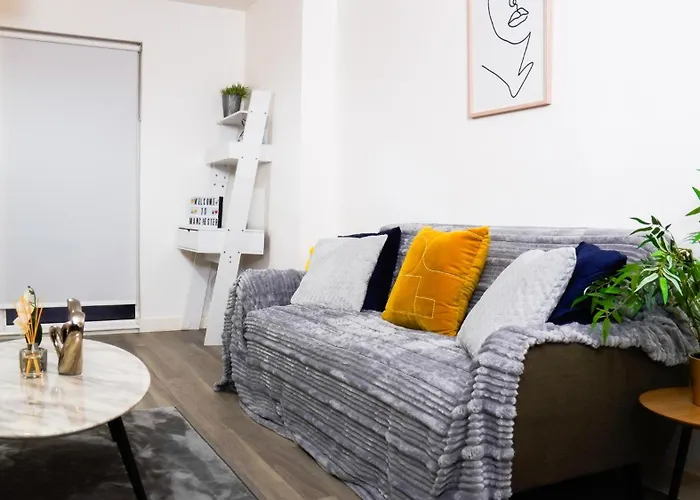 Manchester City Centre Apt, With Free Secured Parking & Balcony, Sleeps 4 - Free 1 Hour Early Check In For 2 Night Stays Only Until The End Of May Apartment