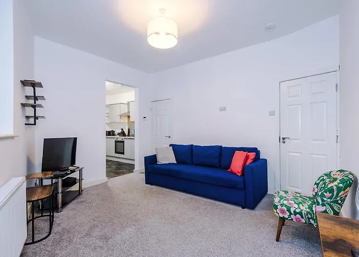 Bright & Comfy 4-bedroom House 10 Mins To By Rest&recharge Dom wakacyjny Manchester