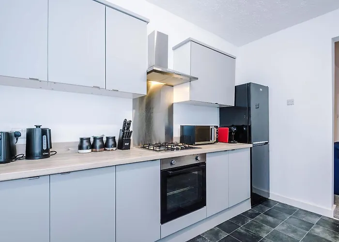 Bright & Comfy 4-bedroom House 10 Mins To By Rest&recharge Dom wakacyjny Manchester