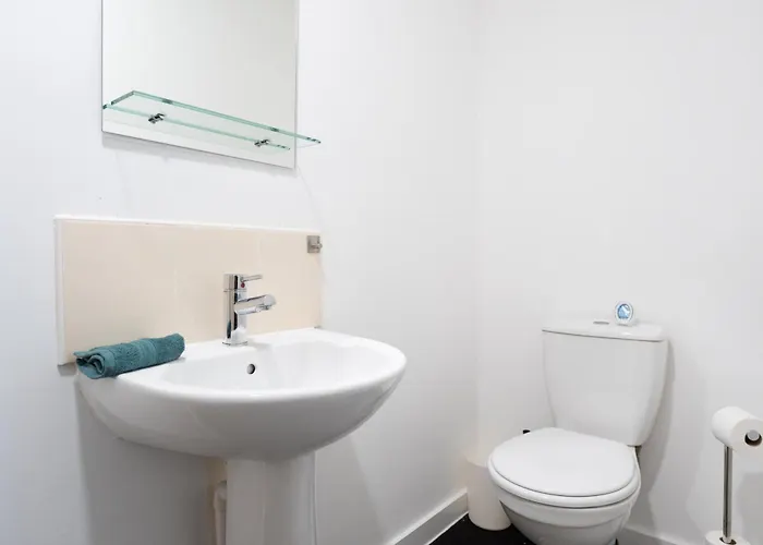 Trafford - Work & Leisure 아파트 *