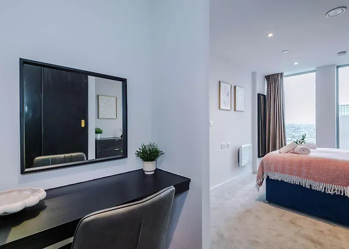 Stunning New 2-bed Flat In Perfect For Couples مانشستر