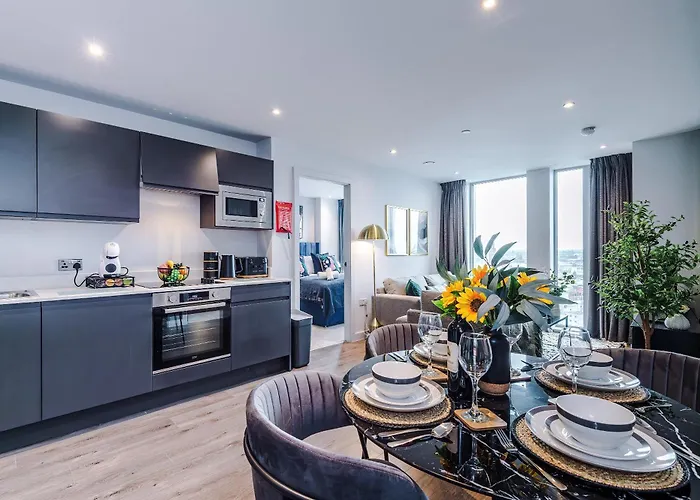 Stunning New 2-bed Flat In Perfect For Couples شقة