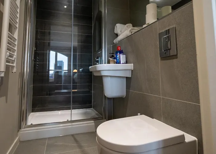 Mega5 Modern 2bedroom Luxury Deansgate-2baths, 2toilets, With Car Park Manchester