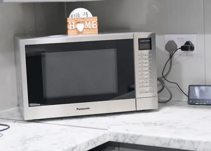 Modern House - 3 Bedrooms - 1 Bath - Mancity מנצ'סטר