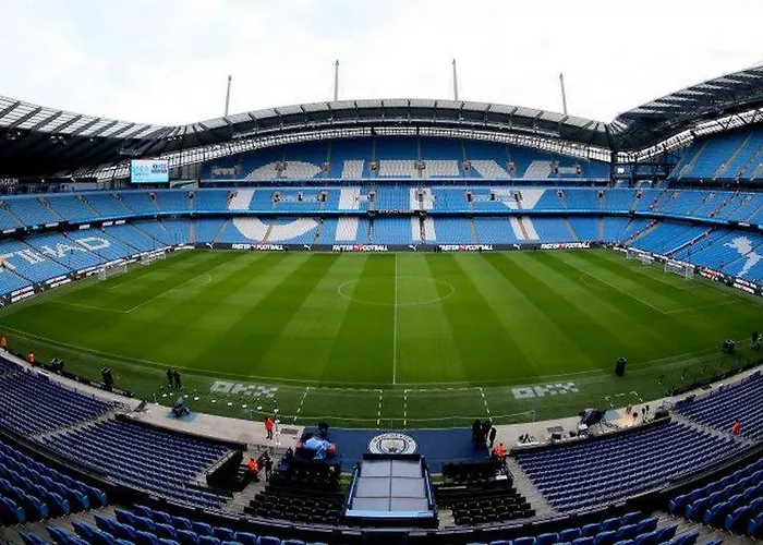 4 Bed Failsworth - 3 Bathrooms - Free Parking - Ideal For Contractors & Families Tatil Evi *