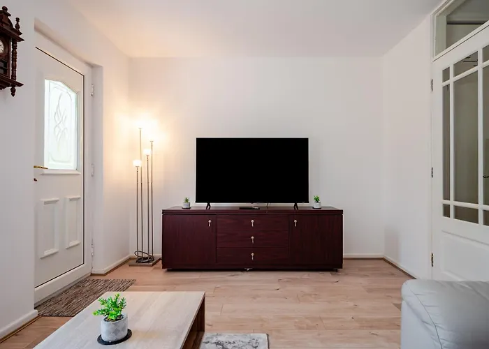 Villa Ancoats Eden - Free Parking - 2 Bath - 3 Bedroom - Centre Manchester